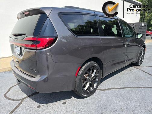 Granite Crystal Metallic Clearcoat 2023 Chrysler Pacifica Limited