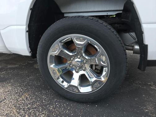 Bright White Clearcoat 2022 RAM 1500 Big Horn/Lone Star