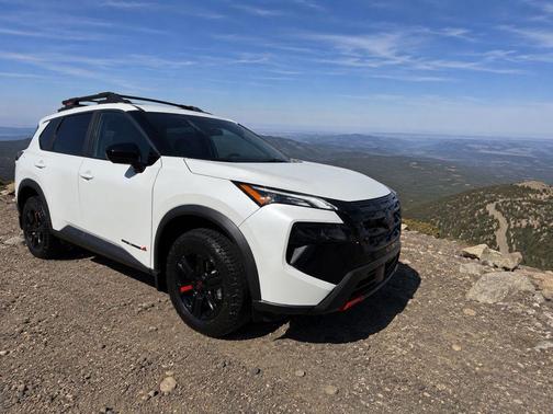 Everest White Pearl 2025 Nissan Rogue Rock Creek