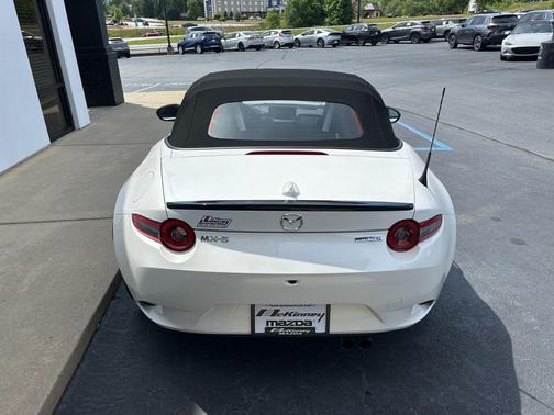 Snowflake White Pearl Mica 2026 Mazda MX-5 Miata Club