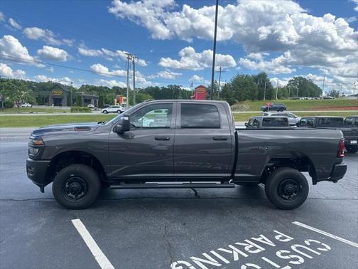 2025 RAM 2500 Tradesman Crew Cab 4x4 6'4' Box