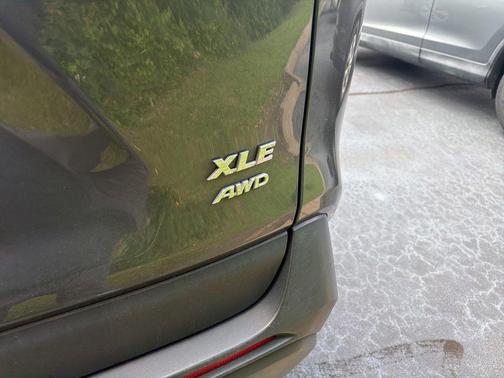 Magnetic Gray Metallic 2020 Toyota RAV4 XLE