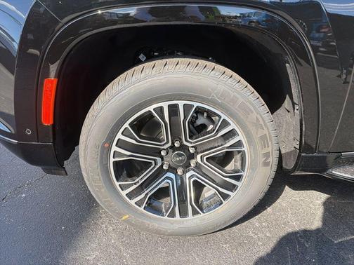 High Gloss Black 2026 Jeep Grand Wagoneer 4x4