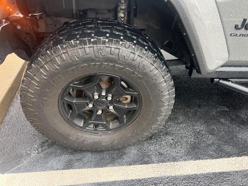 2022 Jeep Gladiator Willys 4x4