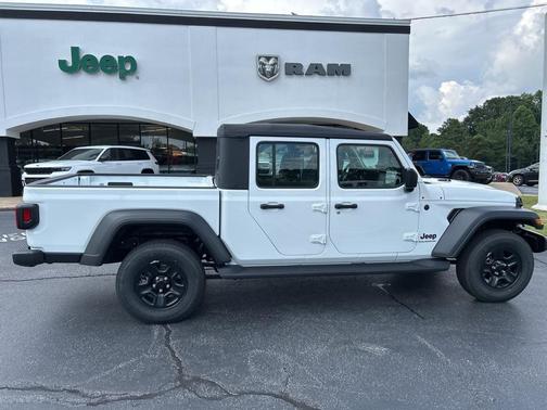 2025 Jeep Gladiator Sport