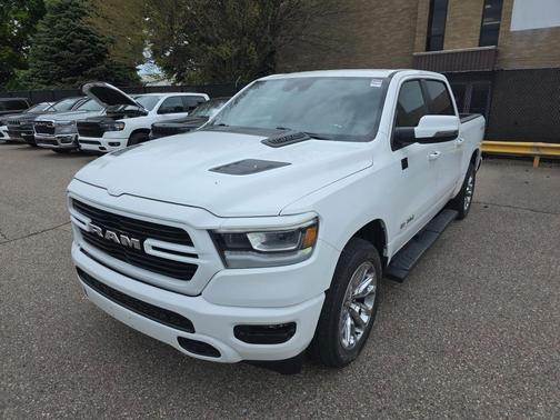 Bright White Clearcoat 2023 RAM 1500 Laramie
