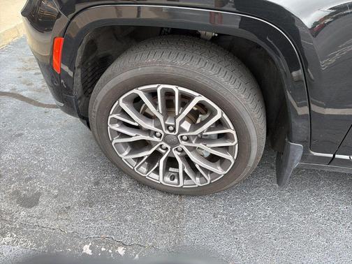Diamond Black Crystal Pearlcoat 2021 Jeep Grand Cherokee L Summit Reserve