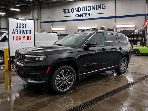 Diamond Black Crystal Pearlcoat 2021 Jeep Grand Cherokee L Summit Reserve