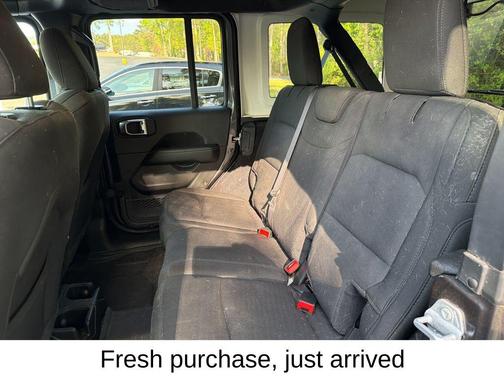 2023 Jeep Wrangler 4-Door Sahara 4x4