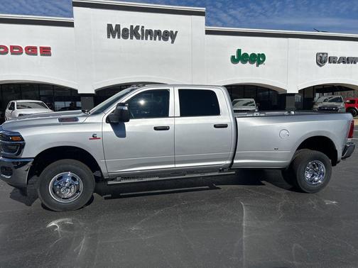 2026 RAM 3500 Tradesman Crew Cab 4x4 8' Box