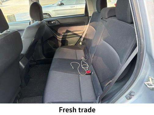 Ice Silver Metallic 2017 Subaru Forester 2.5i Premium