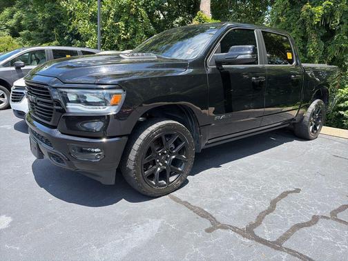 Diamond Black Crystal Pearlcoat 2023 RAM 1500 Laramie
