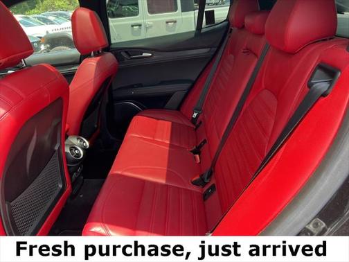 2022 Alfa Romeo Stelvio Sprint