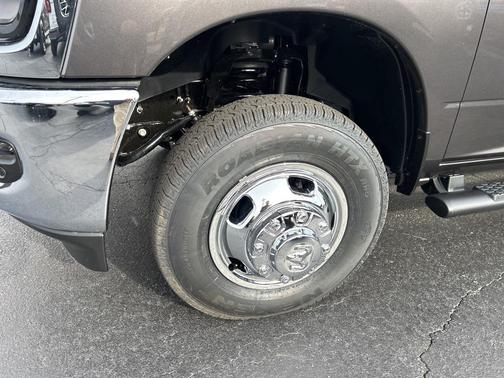 2026 RAM 3500 Tradesman Crew Cab 4x4 8' Box