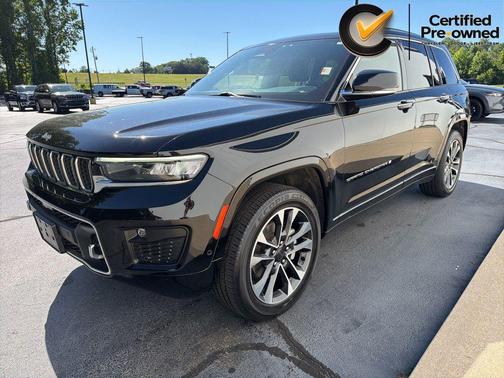 Diamond Black Crystal Pearlcoat 2022 Jeep Grand Cherokee Overland
