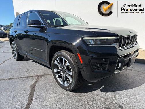 Diamond Black Crystal Pearlcoat 2022 Jeep Grand Cherokee Overland