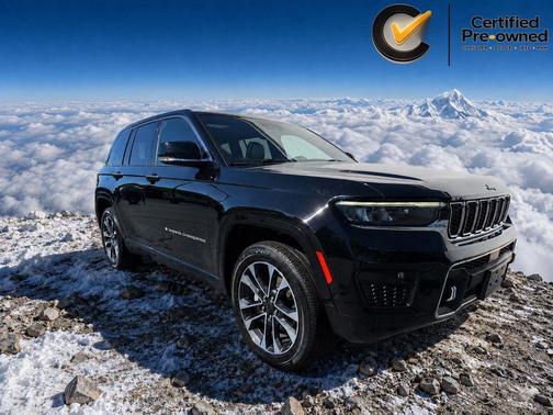 Diamond Black Crystal Pearlcoat 2022 Jeep Grand Cherokee Overland
