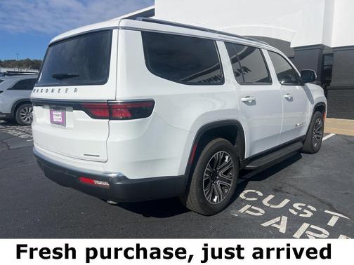 2022 Jeep Wagoneer Series III 4x2