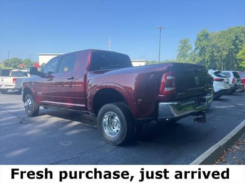 2019 RAM 3500 Laramie Mega Cab 4x4 6'4' Box