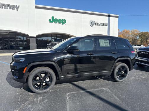 2025 Jeep Grand Cherokee Altitude