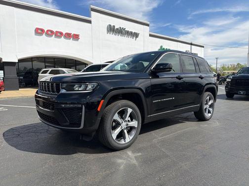 Diamond Black Crystal Pearlcoat 2026 Jeep Grand Cherokee Limited