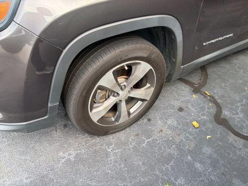 Granite Crystal Metallic Clearcoat 2020 Jeep Cherokee Limited