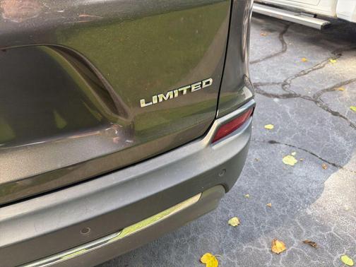 Granite Crystal Metallic Clearcoat 2020 Jeep Cherokee Limited