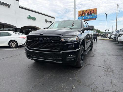 Diamond Black Crystal Pearlcoat 2026 RAM 1500 Big Horn/Lone Star