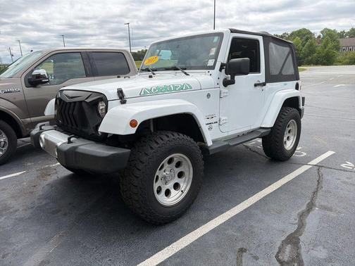 Bright White Clearcoat 2017 Jeep Wrangler Sahara
