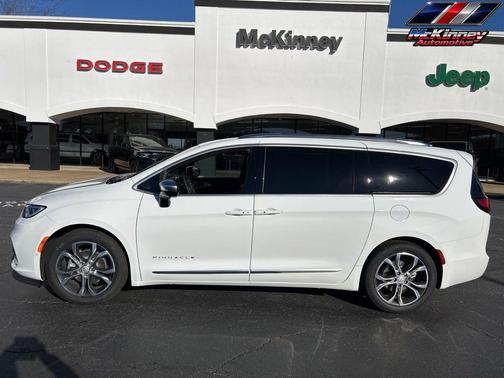 Bright White Clearcoat 2026 Chrysler Pacifica L