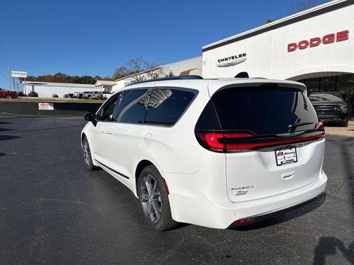 2026 Chrysler Pacifica L