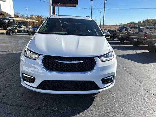 2026 Chrysler Pacifica L