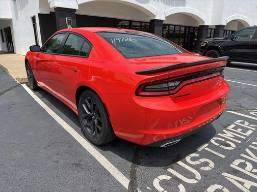Go Mango 2022 Dodge Charger SXT
