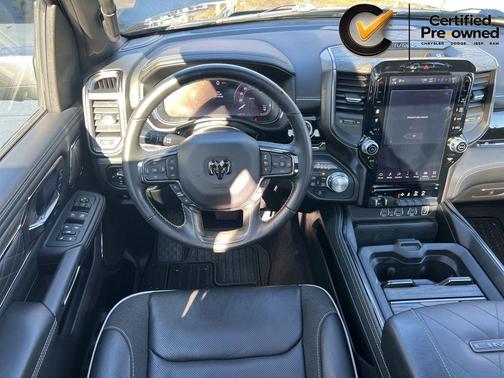 Diamond Black Crystal Pearlcoat 2025 RAM 1500 Limited