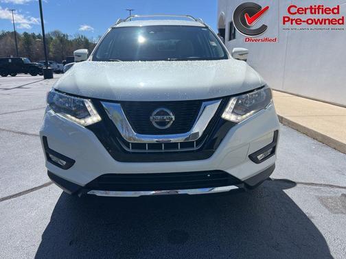 Pearl White Tricoat 2020 Nissan Rogue SL