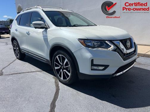 Pearl White Tricoat 2020 Nissan Rogue SL