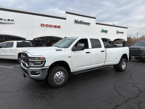 2026 RAM 3500 Tradesman Crew Cab 4x4 8' Box
