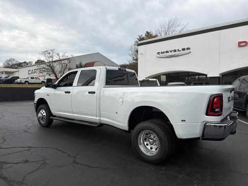 2026 RAM 3500 Tradesman Crew Cab 4x4 8' Box