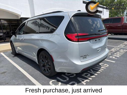 Silver Mist Clearcoat 2023 Chrysler Pacifica Limited
