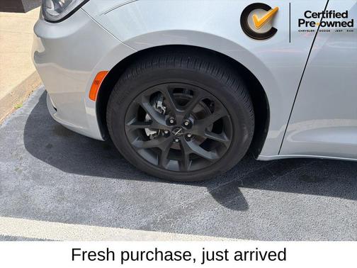 Silver Mist Clearcoat 2023 Chrysler Pacifica Limited