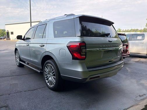 Iconic Silver Metallic 2022 Ford Expedition Limited