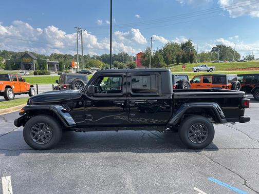 2025 Jeep Gladiator Sport S