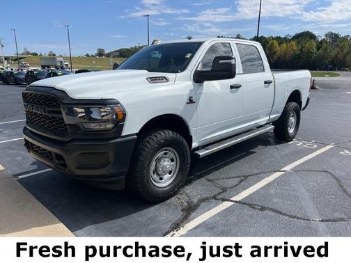 2024 RAM 2500 Tradesman Crew Cab 4x4 6'4' Box