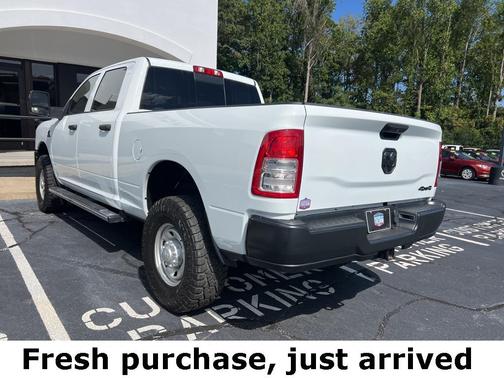 2024 RAM 2500 Tradesman Crew Cab 4x4 6'4' Box