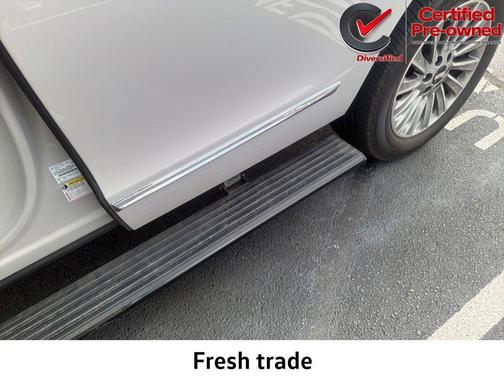 Ceramic Pearl 2020 Lincoln Navigator Standard