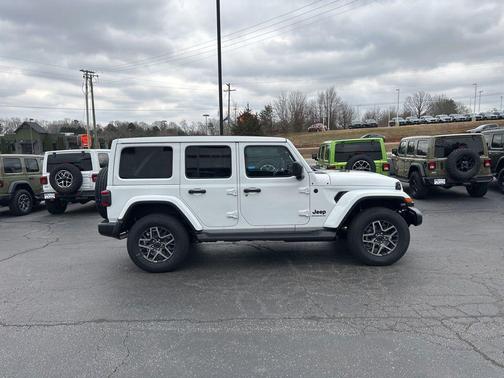 2026 Jeep Wrangler 4-Door Sahara 4x4