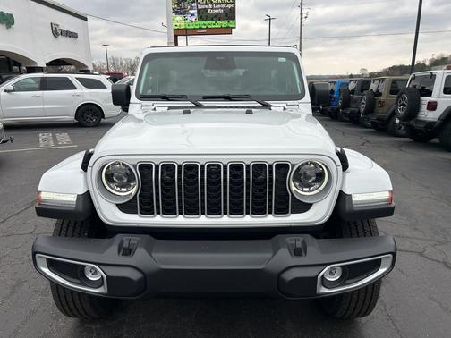 2026 Jeep Wrangler 4-Door Sahara 4x4