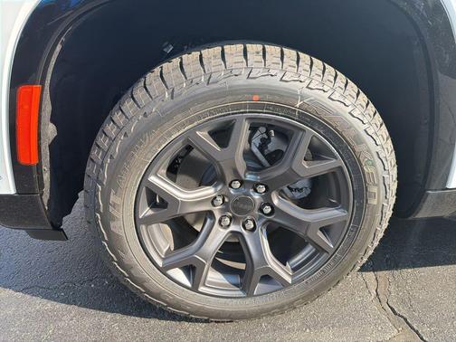 Bright White Clearcoat 2026 Jeep Grand Wagoneer Upland