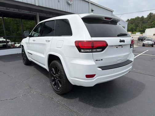 Bright White Clearcoat 2021 Jeep Grand Cherokee Altitude