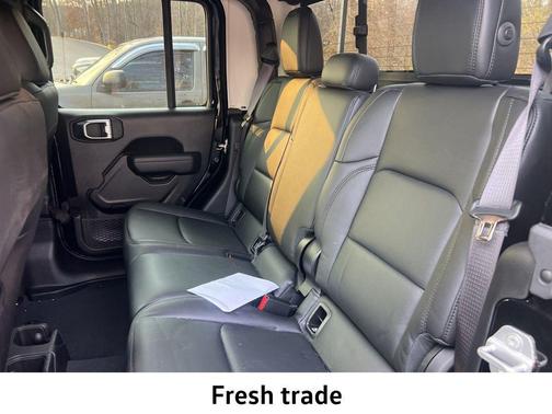 2025 Jeep Gladiator Nighthawk